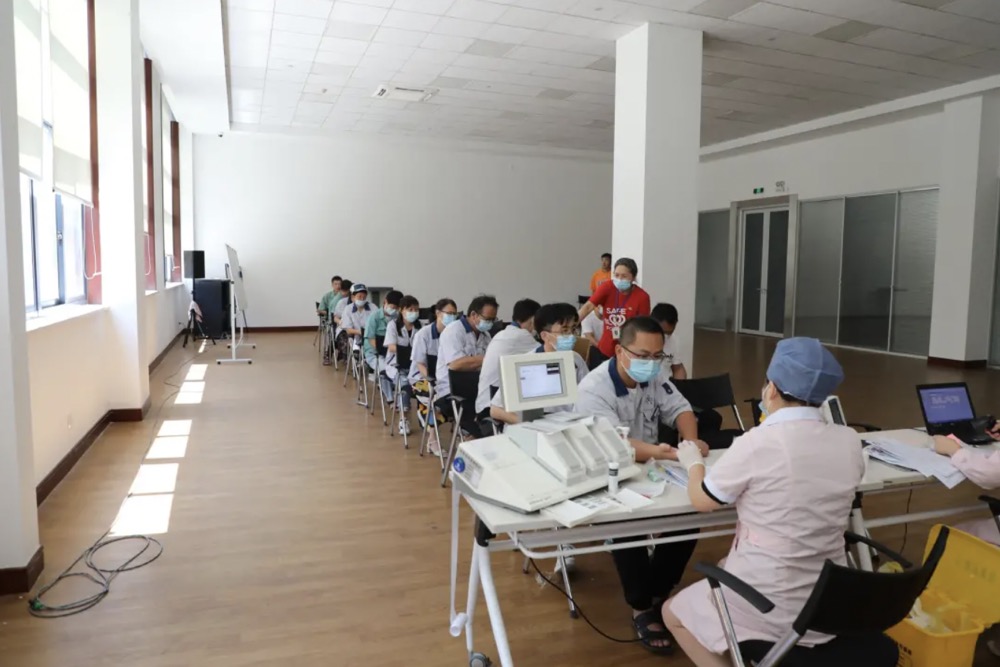 ebet易博献血日——热的不只是天，还有那颗红色的心